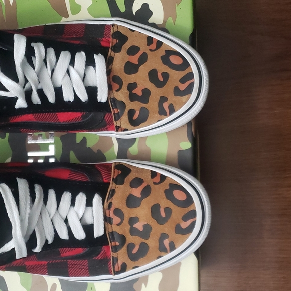 VANS Old Skool Cheetah Leopard Checkerboard Buffalo Plaid Canvas Wm's Shoes - Picture 4 of 4